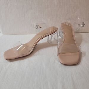 Gianni Bini So Pretty Clear Strap Nude Sandals Clear Acrylic Block Heels 8